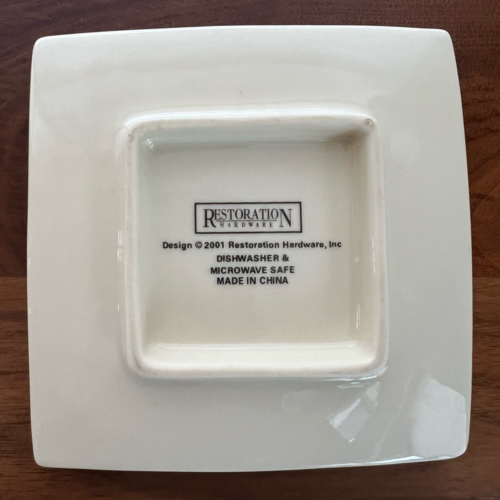 Set of Four Dice Design Square Plates - Picture 5 of 5